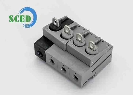 Điện lượng định số 30A Các khối đầu cuối gắn trên đường sắt với lớp dễ cháy lớp dễ cháy và loại kết thúc vít